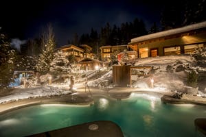 Night view of Scandinave spa