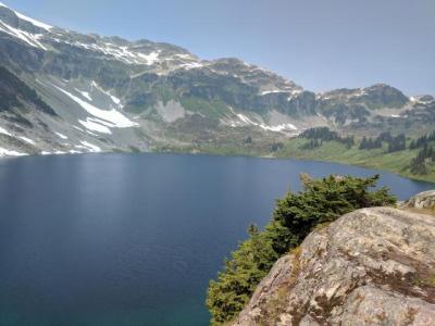 Cirque lake view.