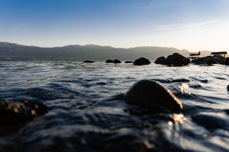 The lake shores around kelowna